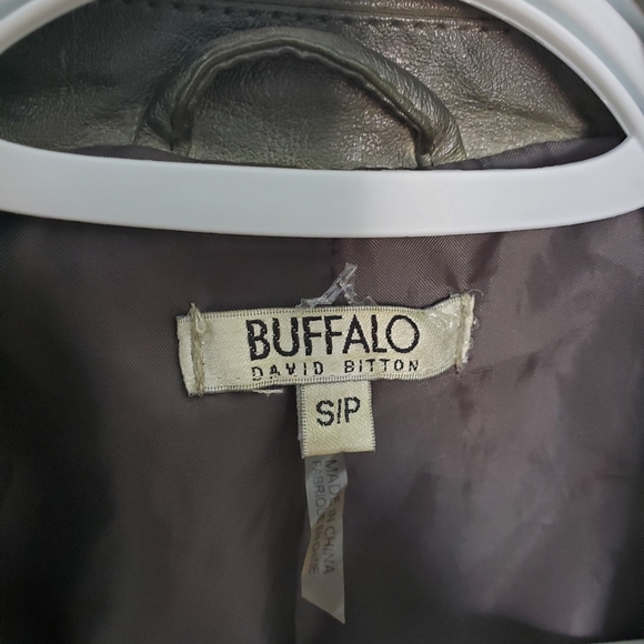 Beautiful faux leather jacket. Worn only a few tim - Picture 2 of 6